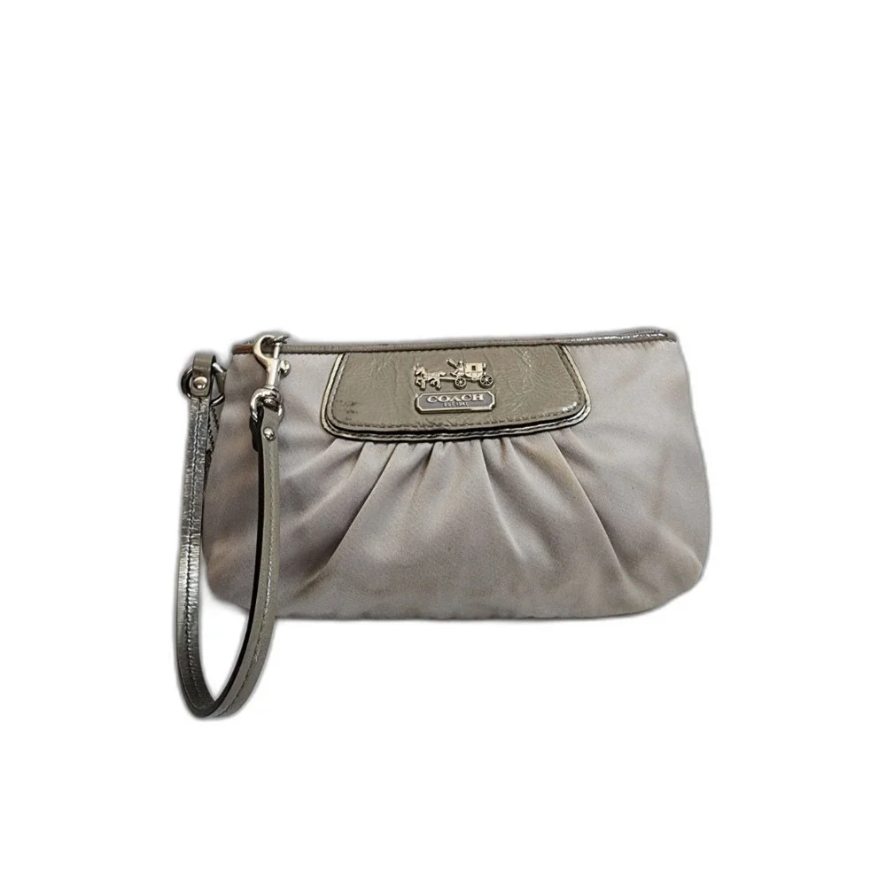 Authentic COACH Champagne Sateen Pleated Wristlet with Leather Trim